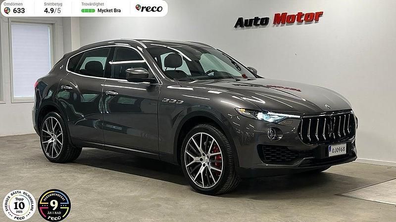 Grå Begagnad 2016 Maserati Levante SUV | 389 900 kr (Marknadspris) - Bild 1/4