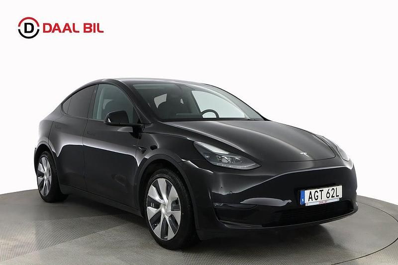 Begagnad Tesla Model Y Long Range AWD 378 kW (514 HK) 2021 Svart SUV