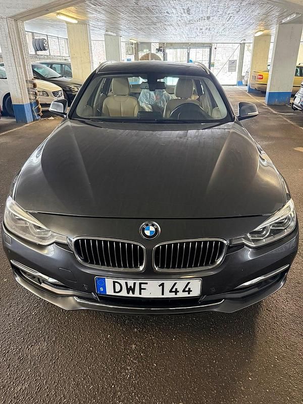 Begagnad BMW 320 Luxury Line 190 HK (139 kW) 2016 Grå Kombi