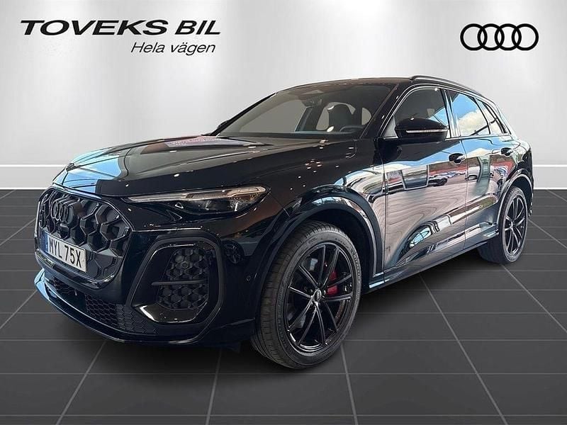Svart (mytsvart metallic) Ny 2025 Audi Q5 S-Line SUV | 861 100 kr - Bild 1/4