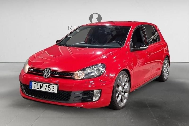 Röd Begagnad 2010 VW Golf VI GTI Halvkombi | 72 900 kr (Marknadspris) - Bild 1/3
