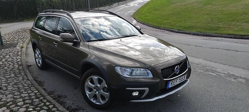 Brun Begagnad 2016 Volvo XC70 Standard SUV | 195 000 kr (Bra pris) - Bild 1/4