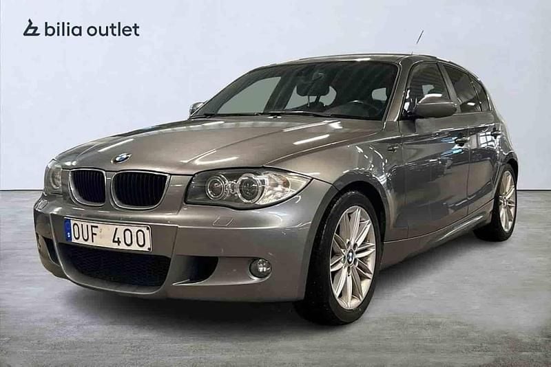 Grå Begagnad 2009 BMW 118 Halvkombi | 59 900 kr (Marknadspris) - Bild 1/1