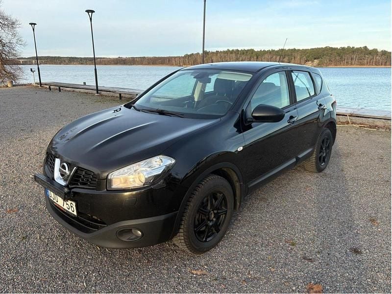 Svart Begagnad 2012 Nissan Qashqai SUV | 41 000 kr (Bra pris) - Bild 1/4