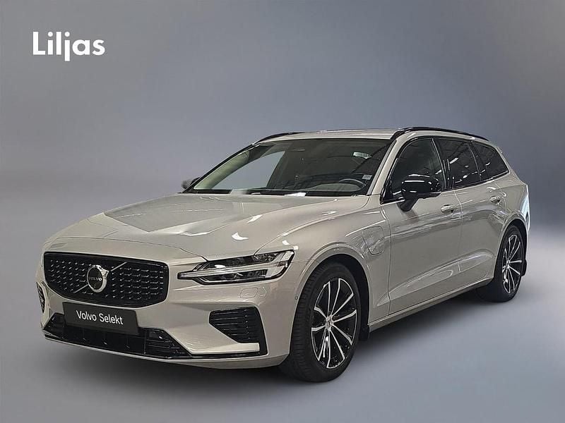 Silver Begagnad 2024 Volvo V60 Plus Kombi | 489 000 kr (Marknadspris) - Bild 1/3