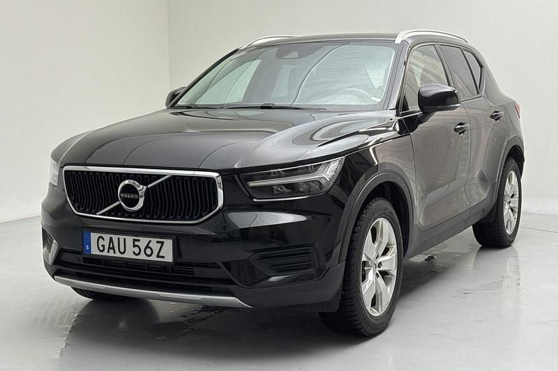 Svart Begagnad 2022 Volvo XC40 Momentum SUV | 260 000 kr (Marknadspris) - Bild 1/4