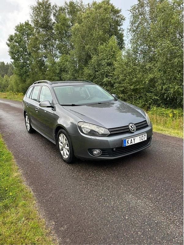 Grå Begagnad 2010 VW Golf VI Kombi | 74 000 kr (Marknadspris) - Bild 1/4