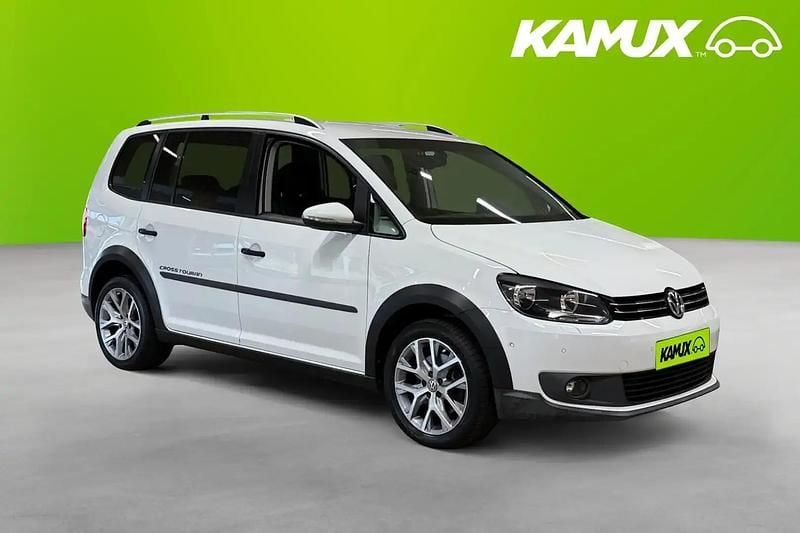 Vit Begagnad 2015 VW Touran Cross Minibuss | 154 800 kr (Bra pris) - Bild 1/4