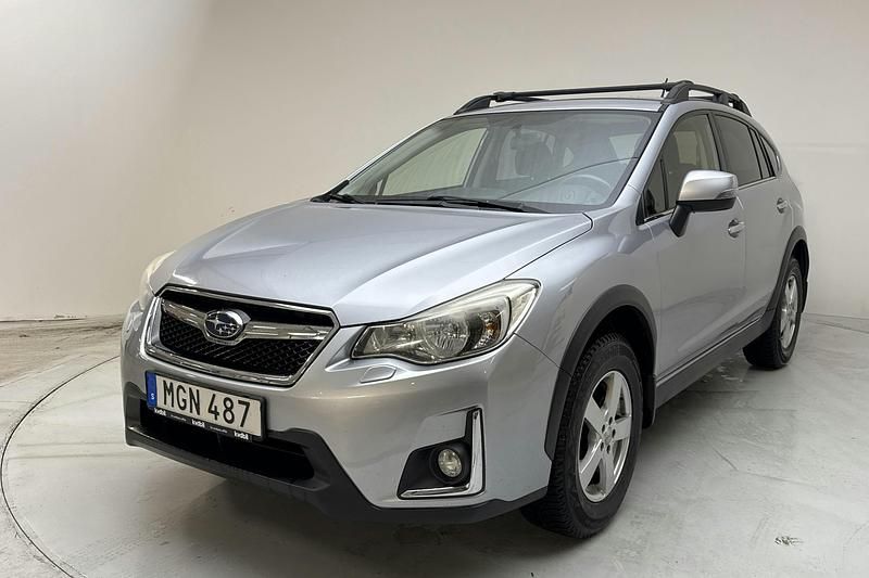 Silver Begagnad 2016 Subaru XV Sport SUV | 149 800 kr (Marknadspris) - Bild 1/4