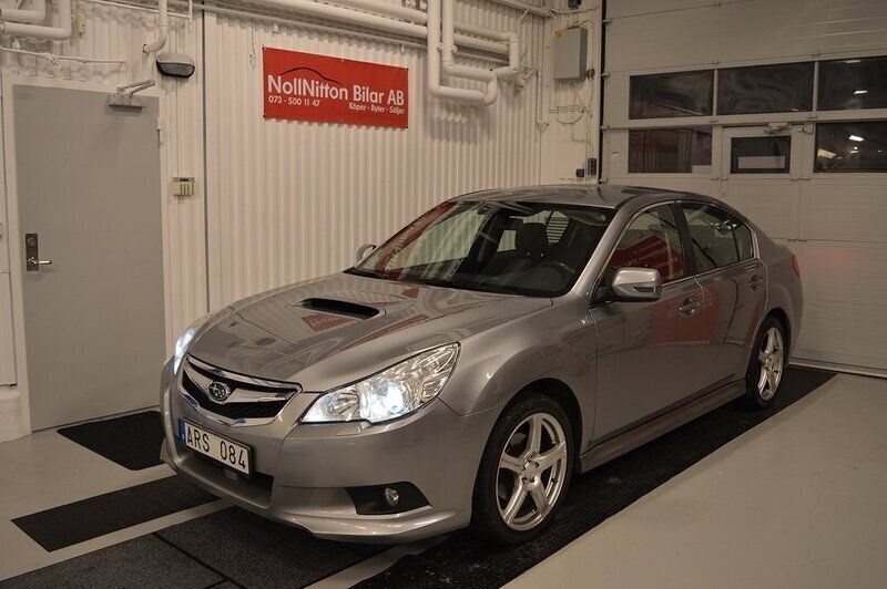 Begagnad 2011 Subaru Legacy Sedan | 109 900 kr (Dyr) - Bild 1/4