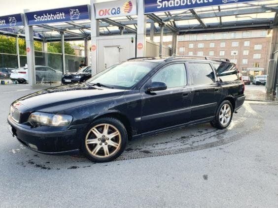 Svart Begagnad 2003 Volvo V70 Business Edition Kombi | 13 900 kr (Bra pris) - Bild 1/4