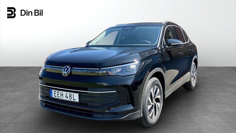 Svart (grenadilla black metallic) Ny 2025 VW Tiguan Life SUV | 529 900 kr (Bra pris) - Bild 1/4