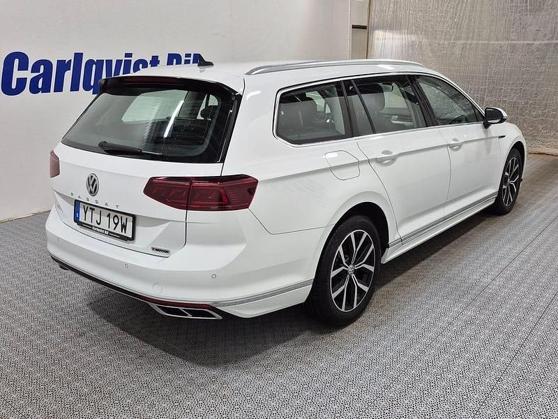 Begagnad VW Passat R-line 190 HK (139 kW) 2020 Vit Kombi