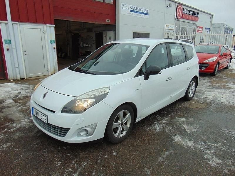Begagnad Renault Grand Scénic III Bose Edition 131 HK (96 kW) 2011 Vit Minibuss