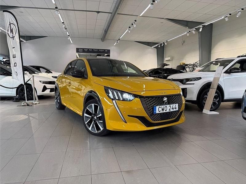 Gul Begagnad 2022 Peugeot e-208 GT Halvkombi | 204 900 kr (Marknadspris) - Bild 1/4