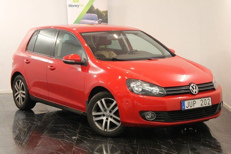 Röd Begagnad 2009 VW Golf VI Halvkombi | 64 900 kr (Lite dyr) - Bild 1/4