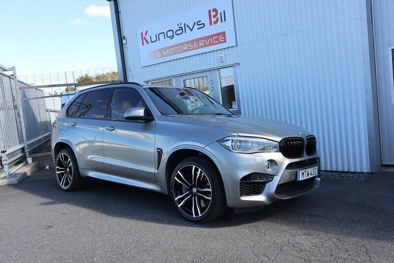 Grå Begagnad 2015 BMW X5 M SUV | 539 000 kr (Marknadspris) - Bild 1/4