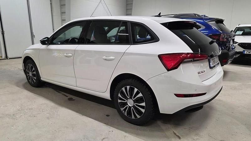 Begagnad Skoda Scala Style 90 HK (66 kW) 2022 Vit Halvkombi