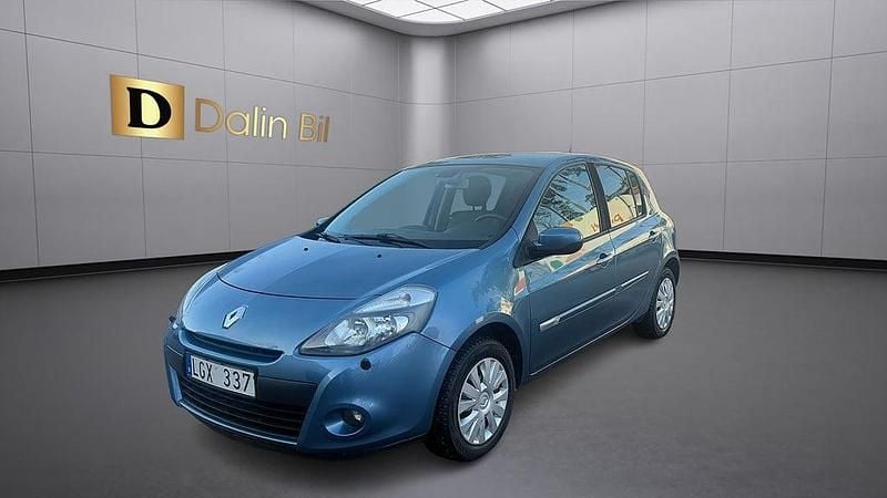 Blå Begagnad 2011 Renault Clio II Halvkombi | 39 900 kr (Marknadspris) - Bild 1/4