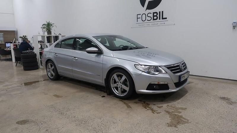 Silver Begagnad 2011 VW Passat Sportkupé | 99 900 kr (Marknadspris) - Bild 1/3