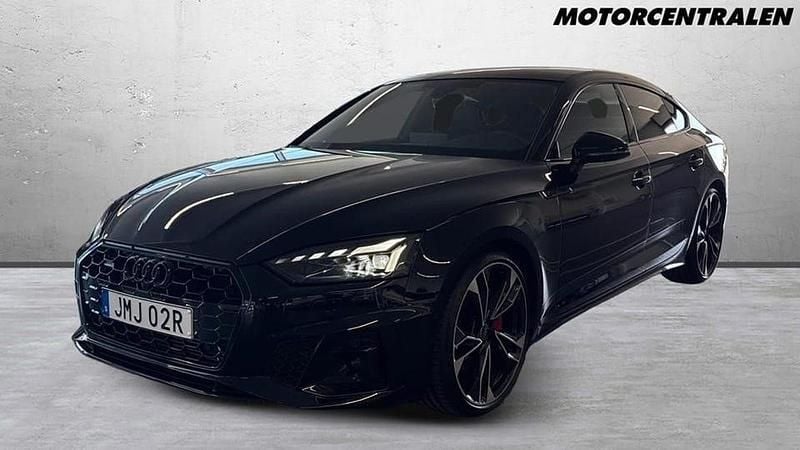 Svart Begagnad 2024 Audi A5 Sportback S-Line Halvkombi | 519 000 kr (Dyr) - Bild 1/4