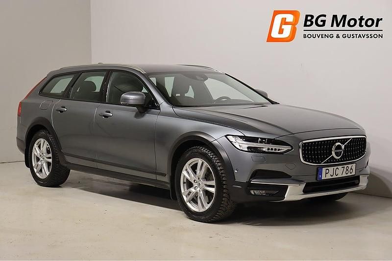 Grå Begagnad 2017 Volvo V90 CC Momentum Kombi | 299 700 kr (Marknadspris) - Bild 1/4