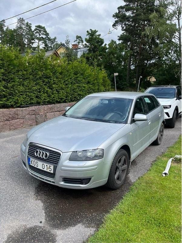 Silver Begagnad 2006 Audi A3 Sportback Attraction Halvkombi | 26 000 kr (Marknadspris) - Bild 1/4