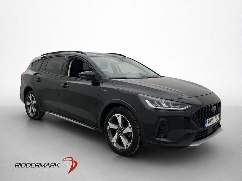 Begagnad Ford Focus Active 125 HK (91 kW) 2023 Svart Kombi