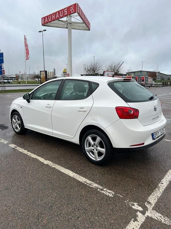 Begagnad 2011 Seat Ibiza Halvkombi | 24 900 kr (Marknadspris) - Bild 1/4