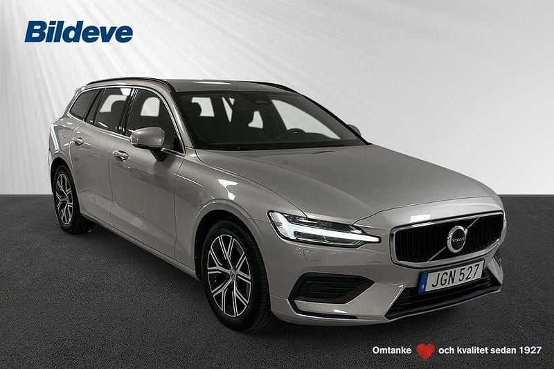 Silver Begagnad 2022 Volvo V60 Core Kombi | 299 900 kr (Bra pris) - Bild 1/4