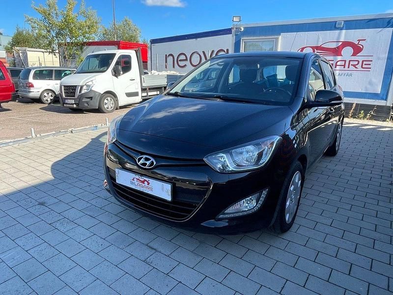 Svart Begagnad 2012 Hyundai i20 Premium Halvkombi | 59 900 kr (Lite dyr) - Bild 1/4