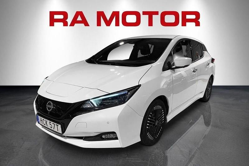 Vit Begagnad 2022 Nissan Leaf 360º Halvkombi | 178 800 kr (Marknadspris) - Bild 1/4