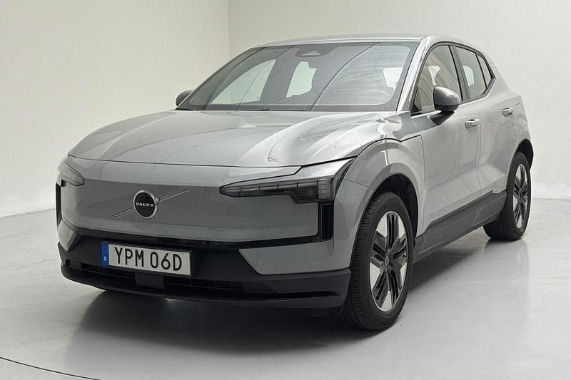 Grå Begagnad 2024 Volvo EX30 Core SUV | 315 000 kr - Bild 1/4
