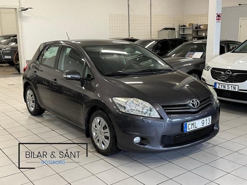 Begagnad Toyota Auris Plus 132 HK (97 kW) 2009 Mörkgrå Halvkombi