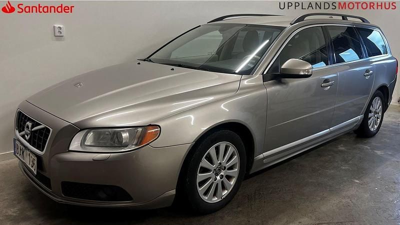 Ljusbrun (brun) Begagnad 2010 Volvo V70 Momentum Kombi | 65 900 kr (Marknadspris) - Bild 1/4
