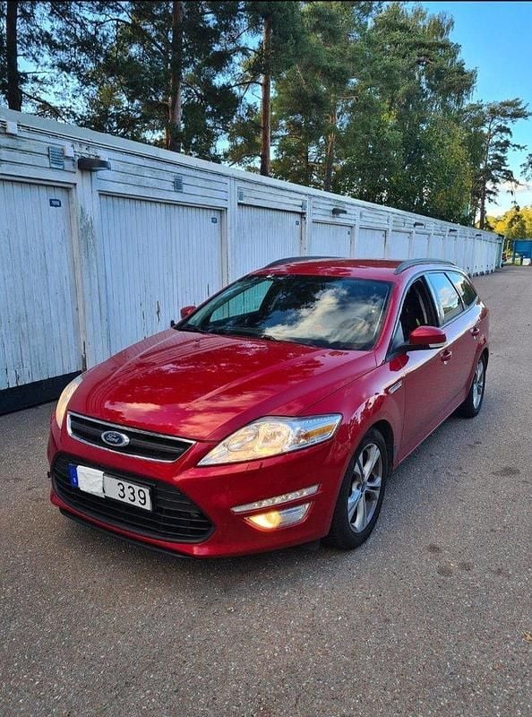 Röd Begagnad 2012 Ford Mondeo Sport Kombi | 63 500 kr (Marknadspris) - Bild 1/4