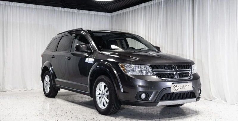 Mörkgrå (grå) Begagnad 2016 Dodge Journey SUV | 109 900 kr - Bild 1/4