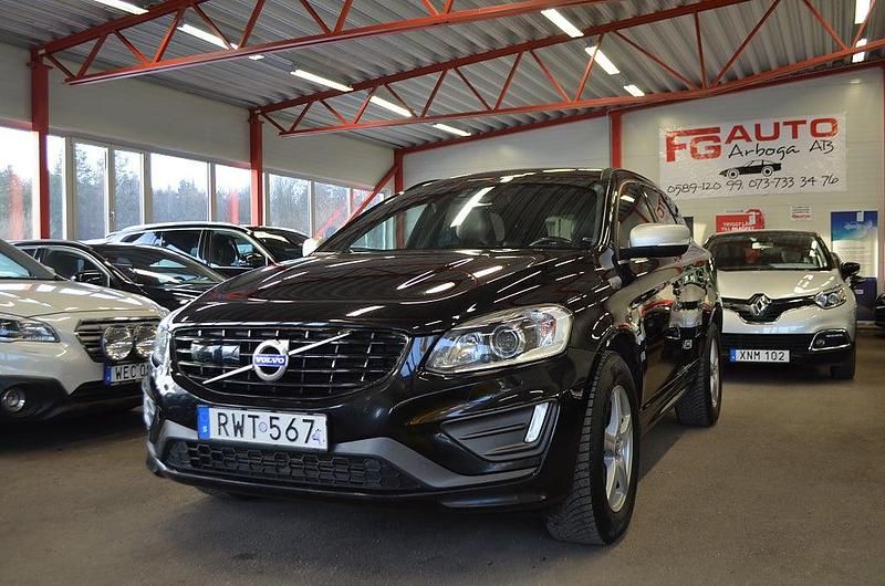 Begagnad Volvo XC60 R-Design 190 HK (139 kW) 2017 Svart SUV