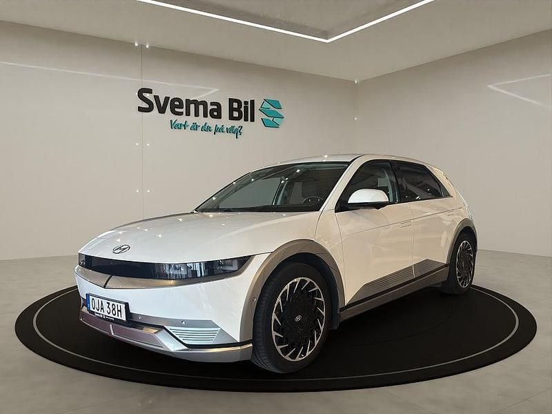 Atlas white Begagnad 2023 Hyundai Ioniq 5 Advanced SUV | 439 900 kr (Bra pris) - Bild 1/4
