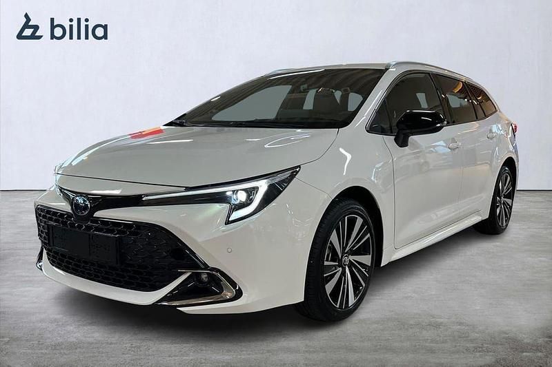 Ny 2025 Toyota Corolla Style Kombi | 376 900 kr (Lite dyr) - Bild 1/4