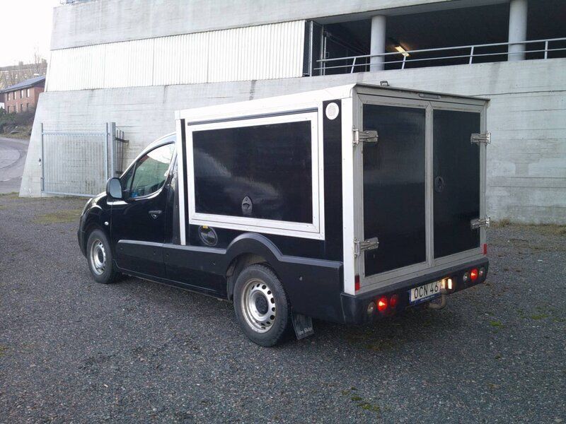 Svart Begagnad 2016 Peugeot Partner Minibuss | 84 900 kr - Bild 1/4