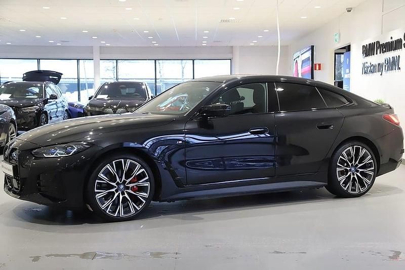 Begagnad BMW i4 Shadowline 442 kW (601 HK) 2023 Svart Sedan