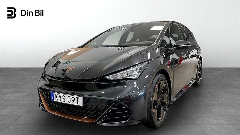 Mörkgrå Begagnad 2023 Cupra Born e-Boost Halvkombi | 289 900 kr (Marknadspris) - Bild 1/4