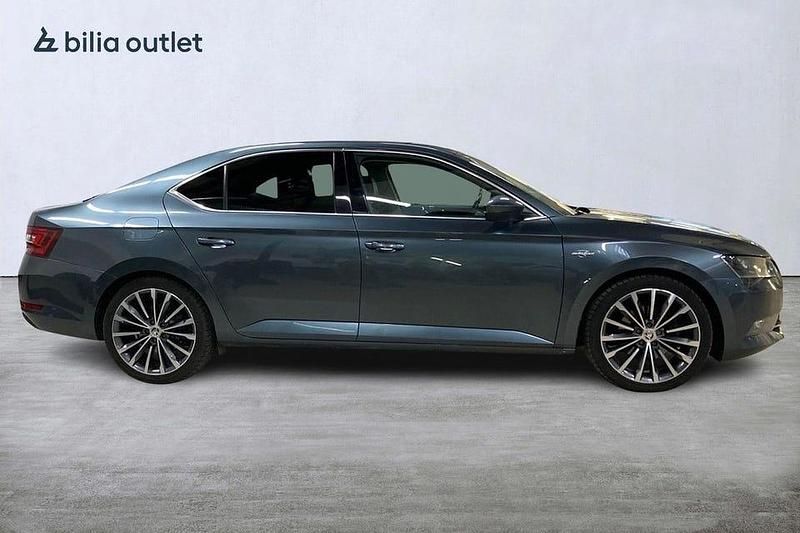 Begagnad Skoda Superb LAURIN & KLEMENT 190 HK (139 kW) 2016 Grå Halvkombi