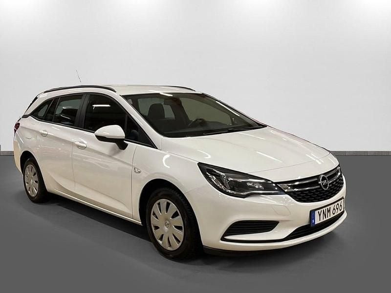 Begagnad Opel Astra Essentia 105 HK (77 kW) 2017 Vit Kombi