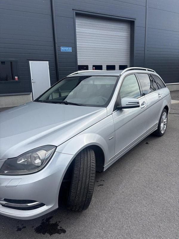 Silver Begagnad 2012 Mercedes C220 Avantgarde Kombi | 62 000 kr (Marknadspris) - Bild 1/4