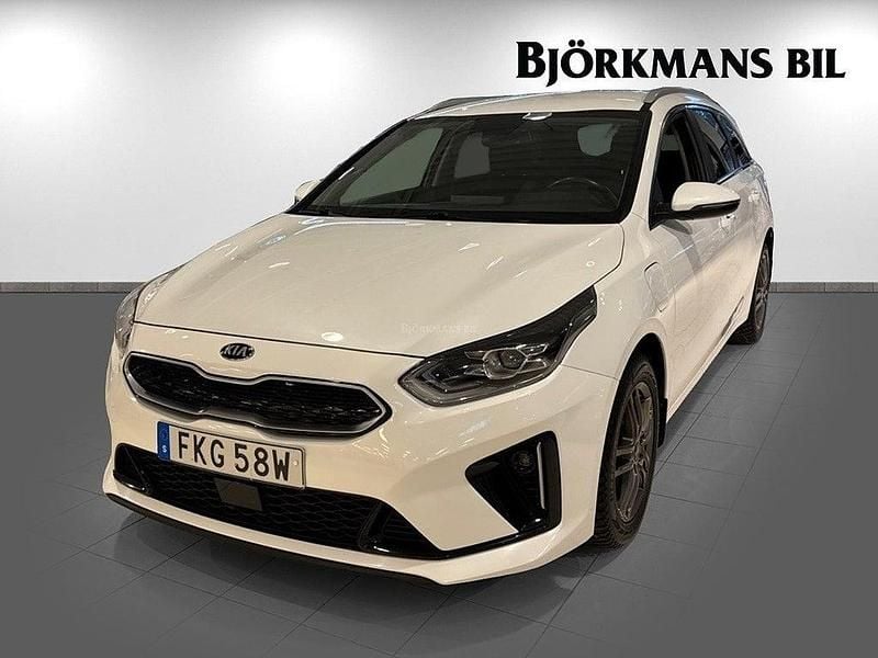 Vit Begagnad 2021 Kia Ceed Sportswagon Advance Kombi | 209 000 kr (Bra pris) - Bild 1/4