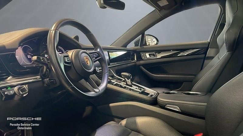 Begagnad Porsche Panamera 4 330 HK (242 kW) 2023 Grå Sedan