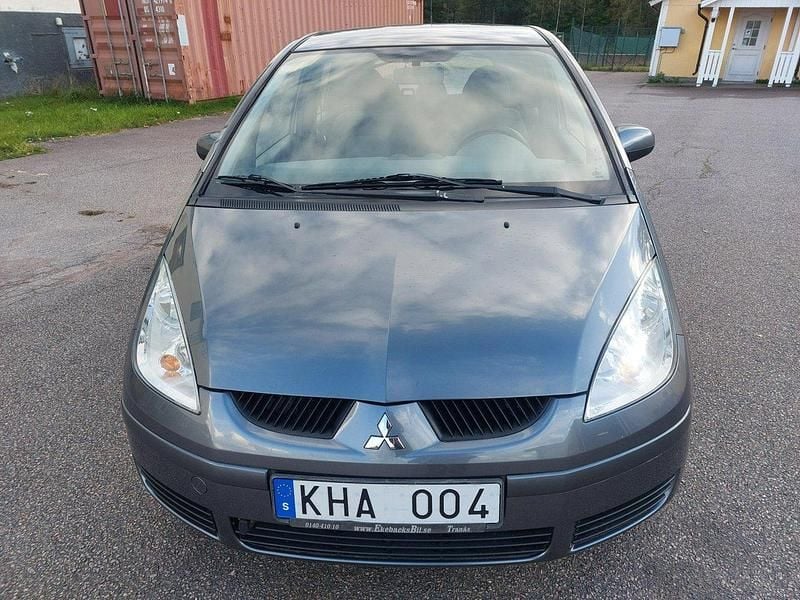 Begagnad Mitsubishi Colt 95 HK (69 kW) 2007 Grå Halvkombi