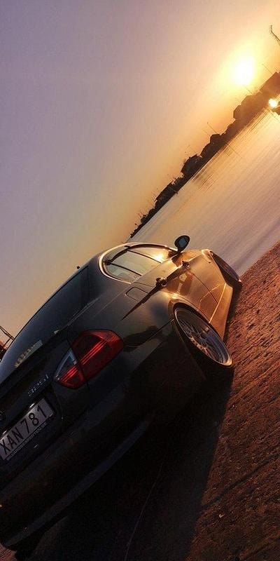 Grå Begagnad 2006 BMW 325 Advantage Sedan | 45 000 kr (Marknadspris) - Bild 1/4